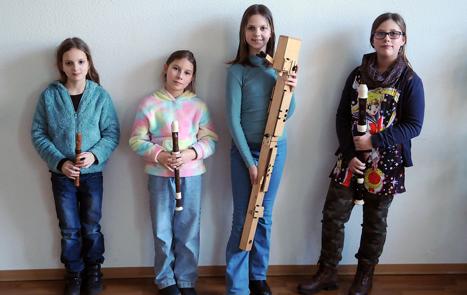 Foto: 4 Blockflötenspielerinnen Foto: 4 Blockflötenspielerinnen
