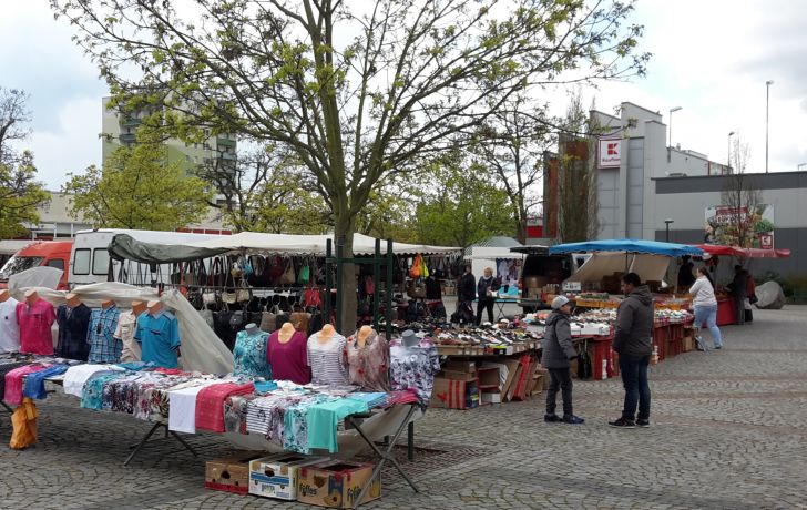 Foto: Markt auf dem Platz der Befreiung Foto: Markt auf dem Platz der Befreiung