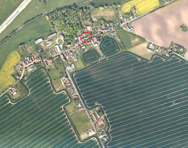 Luftbild mit roter Markierung