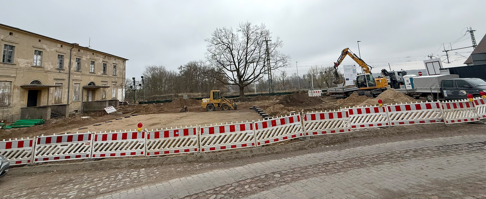 Foto: eingezäunte Baustelle