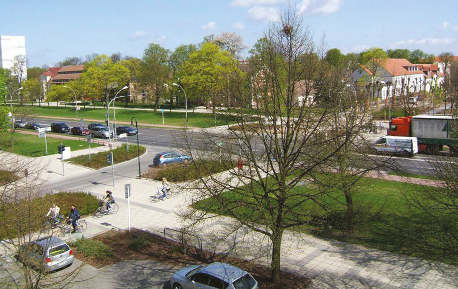 Kreuzung Lindenallee, Bahnhofstraße Kreuzung Lindenallee, Bahnhofstraße