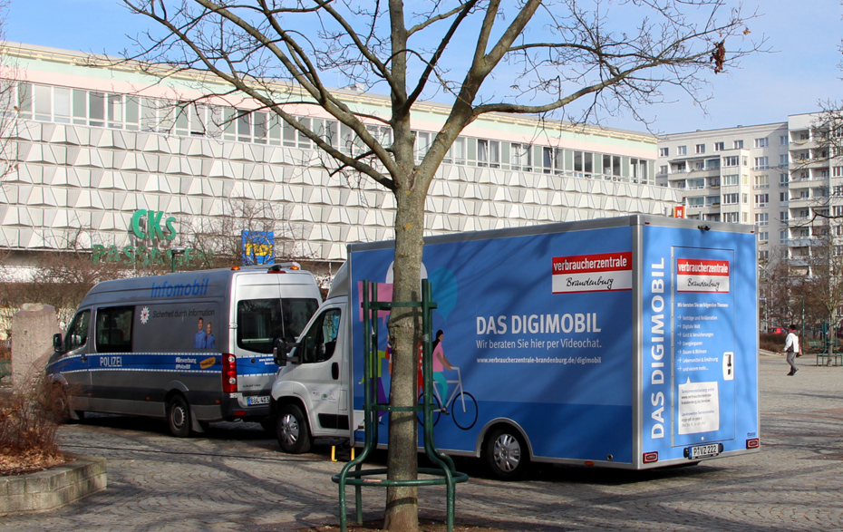 Foto: Digimobil auf dem Platz der Befreiung Foto: Digimobil auf dem Platz der Befreiung