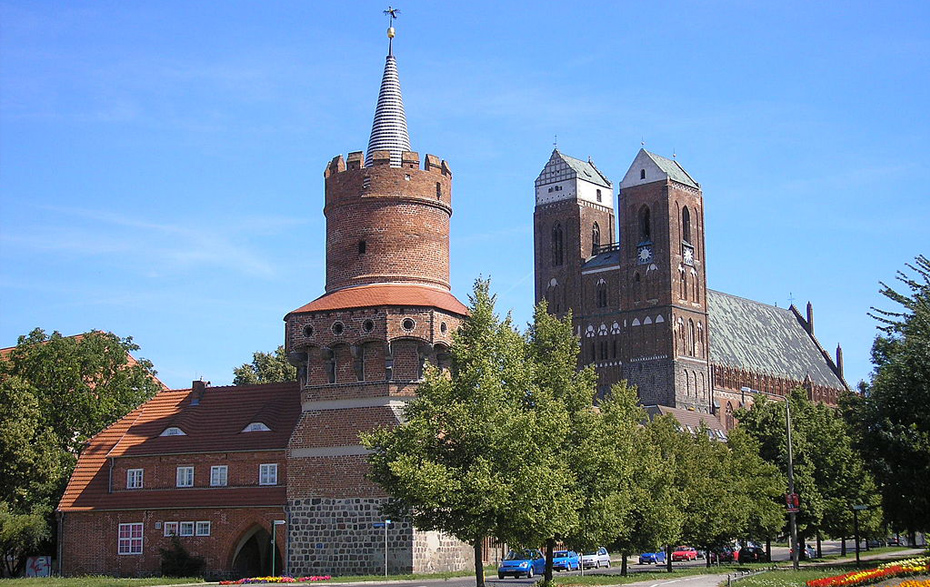 Foto: Mitteltor und Marienkirche Foto: Mitteltor und Marienkirche