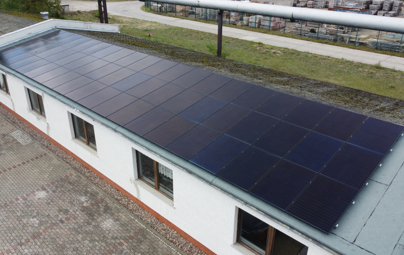 Foto: Photovoltaikanlage auf dem Dach Foto: Photovoltaikanlage auf dem Dach