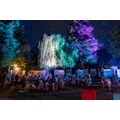 Foto: Flussbadestelle im bunten Licht