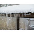 Foto vom 25. März 2013: stattliche Eiszapfen an einem Dach Foto vom 25. März 2013: stattliche Eiszapfen an einem Dach