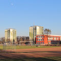 Foto vom 13. März 2014: zwei Stadtpark-Hochhäuser und das Rathaus Haus 2 hinter dem Sportplatz Foto vom 13. März 2014: zwei Stadtpark-Hochhäuser und das Rathaus Haus 2 hinter dem Sportplatz