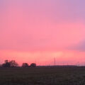 Foto vom 13. Oktober 2014: roter Sonnenuntergang über der Industriesilhouette Foto vom 13. Oktober 2014: roter Sonnenuntergang über der Industriesilhouette