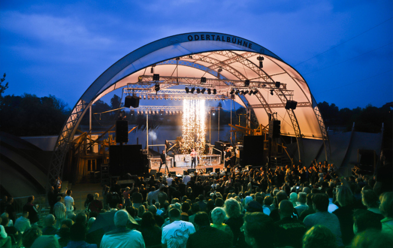 Foto: Freilichtbühne im Abendlicht Foto: Freilichtbühne im Abendlicht