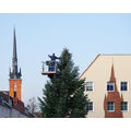 Foto vom 27. November 2014: Der Weihnachtsbaum am Kirchlplatz erhält seine Beleuchtung. Foto vom 27. November 2014: Der Weihnachtsbaum am Kirchlplatz erhält seine Beleuchtung.